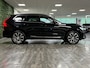 Volvo XC60 T6 AWD Recharge Ultimate Bright Long Range | Luchtvering | Trekhaak | Head-Up Display | Harman Kardon | Parkeercamera | Adaptieve Cruise Control | Stoelverwarming | Stuurwielverwarming | Schuifdak | Full LED Meesturende koplampen | Pilot Assist | Standkachel met Volvo On Call App | Elektrische voorstoelen geheugen | Lederen bekleding | Zitting verlenging voorstoelen | Lederen dashboard | 20 Inch | Google Infotainment | Keyless Drive | Parkeersensoren voor+achter | Elektrisch bedienbare achterklep | DAB Radio | Apple Carplay/Android Auto | Draadloos telefoon opladen | Volvo On Call met mobiele App functie | Onyx Black Metallic |