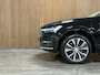 Volvo XC60 T6 AWD Recharge Ultimate Bright Long Range | Luchtvering | Trekhaak | Head-Up Display | Harman Kardon | Parkeercamera | Adaptieve Cruise Control | Stoelverwarming | Stuurwielverwarming | Schuifdak | Full LED Meesturende koplampen | Pilot Assist | Standkachel met Volvo On Call App | Elektrische voorstoelen geheugen | Lederen bekleding | Zitting verlenging voorstoelen | Lederen dashboard | 20 Inch | Google Infotainment | Keyless Drive | Parkeersensoren voor+achter | Elektrisch bedienbare achterklep | DAB Radio | Apple Carplay/Android Auto | Draadloos telefoon opladen | Volvo On Call met mobiele App functie | Onyx Black Metallic |