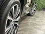 Volvo XC60 T6 AWD Recharge Ultimate Bright Long Range | Luchtvering | Trekhaak | Head-Up Display | Harman Kardon | Parkeercamera | Adaptieve Cruise Control | Stoelverwarming | Stuurwielverwarming | Schuifdak | Full LED Meesturende koplampen | Pilot Assist | Standkachel met Volvo On Call App | Elektrische voorstoelen geheugen | Lederen bekleding | Zitting verlenging voorstoelen | Lederen dashboard | 20 Inch | Google Infotainment | Keyless Drive | Parkeersensoren voor+achter | Elektrisch bedienbare achterklep | DAB Radio | Apple Carplay/Android Auto | Draadloos telefoon opladen | Volvo On Call met mobiele App functie | Onyx Black Metallic |