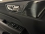 Volvo XC60 T8 AWD Recharge Plus Dark | Luchtvering | Trekhaak | 360° Camera | Harman Kardon | 455pk | Adaptieve Cruise Control | Stoelverwarming voor+achter | Stuurwielverwarming | Full LED Meesturende koplampen | Pilot Assist | BLIS Dode Hoek Detectie | Standkachel met Volvo On Call App | Elektrische voorstoelen geheugen | R-Design Contour stoelen met wit stiksel en bies | Zitting verlenging voorstoelen | Schuifdak | 20 Inch | Google Infotainment | Keyless Drive | Parkeersensoren voor+achter | Elektrisch bedienbare achterklep | DAB Radio | Apple Carplay/Android Auto | Draadloos telefoon opladen | Volvo On Call met mobiele App functie | Denim Blue Metallic |