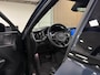 Volvo XC60 T8 AWD Recharge Plus Dark | Luchtvering | Trekhaak | 360° Camera | Harman Kardon | 455pk | Adaptieve Cruise Control | Stoelverwarming voor+achter | Stuurwielverwarming | Full LED Meesturende koplampen | Pilot Assist | BLIS Dode Hoek Detectie | Standkachel met Volvo On Call App | Elektrische voorstoelen geheugen | R-Design Contour stoelen met wit stiksel en bies | Zitting verlenging voorstoelen | Schuifdak | 20 Inch | Google Infotainment | Keyless Drive | Parkeersensoren voor+achter | Elektrisch bedienbare achterklep | DAB Radio | Apple Carplay/Android Auto | Draadloos telefoon opladen | Volvo On Call met mobiele App functie | Denim Blue Metallic |