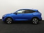 Nissan Qashqai 1.3 MHEV Xtronic Premiere Edition Apple Carplay/Android Auto, Cruise control adaptief, dodehoekdetectie met correctie, Parkeersensor voor en achter Combineert een ruime, comfortabele uitstraling met een luxe afwerking. Dankzij de soepele Xtronic-automaat en moderne hybride techniek rijdt deze Qashqai heerlijk ontspannen en efficiënt. Een