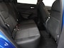 Nissan Qashqai 1.3 MHEV Xtronic Premiere Edition Apple Carplay/Android Auto, Cruise control adaptief, dodehoekdetectie met correctie, Parkeersensor voor en achter Combineert een ruime, comfortabele uitstraling met een luxe afwerking. Dankzij de soepele Xtronic-automaat en moderne hybride techniek rijdt deze Qashqai heerlijk ontspannen en efficiënt. Een