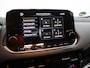 Nissan Qashqai 1.3 MHEV Xtronic Premiere Edition Apple Carplay/Android Auto, Cruise control adaptief, dodehoekdetectie met correctie, Parkeersensor voor en achter Combineert een ruime, comfortabele uitstraling met een luxe afwerking. Dankzij de soepele Xtronic-automaat en moderne hybride techniek rijdt deze Qashqai heerlijk ontspannen en efficiënt. Een