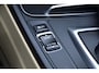 BMW 3-Serie 318i Luxury Edition Automaat | Sportstoelen | Achteruitrijcamera | Schuif/Kanteldak
