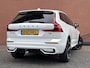 Volvo XC60 2.0 T6 Plug-in hybrid AWD Plus Black Edition Facelift, PHEV, Long range, Automaat, Panoramadak, Trekhaak semi elektrisch, 21 inch wielen, Harman Kardon audio, Park assist voor- en achter, Parkeercamera, Extra getint glas achter