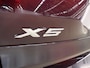 BMW X5 xDrive45e High Executive M Sport | SOH 91,3% | Elek. Trekhaak | Luchtvering | Panoramadak | Harman/Kardon | Cruise Control Adaptief | Lederen bekleding | Elek. Stoelen met Geheugen | Elek. Achterklep | Apple Carplay/Android Auto | Keyless Entry/Go |