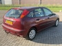Ford Focus 1.6-16V Futura 5 deurs! Airco ECC l Navi l Trekhaak l LEER! INRUIL KOOPJE! NIEUWE APK!
