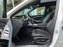 Voyah Free Flagship | Black Line Exterieur | Panoramadak | Dynaudio Hi-Fi | 360° Camera | Luchtvering | Adaptieve Cruise Control | Dodehoekassistent | Apple CarPlay | Android Auto | Elektrisch Verstelbare Stoelen + Massage | Stoelverwarming | Stoelventilatie | Sfeerverlichting | Elektrische Achterklep