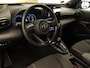 Toyota Yaris Cross 1.5 Hybrid 130 Launch Edition - ORIGINEEL NEDERLANDSE AUTO - HEAD-UP DISPLAY - ELEKTRISCHE ACHTERKLEP - DODEHOEK DETECTIE - PARKEERSENSOREN VOOR & ACHTER - JBL GELUIDINSTALLATIE - STOEL & STUUR VERWARMING - DRAADLOZE TELEFOONLADER