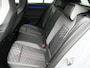 Volkswagen Golf 1.5 eTSI R-Line Business | IQ Matrix | Apple Carplay/Android Auto | Panorama dak | Black Style | Sfeerverlichting |