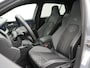 Volkswagen Golf 1.5 eTSI R-Line Business | IQ Matrix | Apple Carplay/Android Auto | Panorama dak | Black Style | Sfeerverlichting |