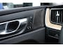 Volvo XC60 2.0 T6 Plug-in hybrid AWD Ultra Dark Luchtvering / Panoramisch schuif-kanteldak / Semi elektrisch wegklapbare trekhaak / Harman Kardon Audio