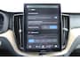 Volvo XC60 2.0 T6 Plug-in hybrid AWD Ultra Dark Luchtvering / Panoramisch schuif-kanteldak / Semi elektrisch wegklapbare trekhaak / Harman Kardon Audio