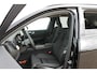 Volvo XC60 2.0 T6 Plug-in hybrid AWD Ultra Dark Luchtvering / Panoramisch schuif-kanteldak / Semi elektrisch wegklapbare trekhaak / Harman Kardon Audio