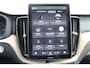Volvo XC60 2.0 T6 Plug-in hybrid AWD Ultra Dark Luchtvering / Panoramisch schuif-kanteldak / Semi elektrisch wegklapbare trekhaak / Harman Kardon Audio