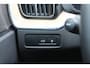 Volvo XC60 2.0 T6 Plug-in hybrid AWD Ultra Dark Luchtvering / Panoramisch schuif-kanteldak / Semi elektrisch wegklapbare trekhaak / Harman Kardon Audio