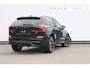 Volvo XC60 2.0 T6 Plug-in hybrid AWD Ultra Dark Luchtvering / Panoramisch schuif-kanteldak / Semi elektrisch wegklapbare trekhaak / Harman Kardon Audio