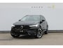 Volvo XC60 2.0 T6 Plug-in hybrid AWD Ultra Dark Luchtvering / Panoramisch schuif-kanteldak / Semi elektrisch wegklapbare trekhaak / Harman Kardon Audio
