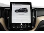 Volvo XC60 2.0 T6 Plug-in hybrid AWD Ultra Dark Luchtvering / Panoramisch schuif-kanteldak / Semi elektrisch wegklapbare trekhaak / Harman Kardon Audio