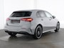 Mercedes-Benz A-klasse 250 e AMG Plug-In Hybride AMG Line | Night Pakket | Ledkoplampen | Parkeerpakket met achteruitrijcamera | Stuur en Stoelverwarming | 19 Inch AMG Velgen. Inclusief 24 maanden Mercedes-Benz Certified garantie voor Europa.
