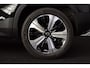 Volvo XC40 T5 Plug-in hybrid Ultimate Bright - Panorama/schuifdak - IntelliSafe Assist & Surround - Harman/Kardon audio - Parkeercamera achter - Draadloze tel. lader - Elektr. bedienb. voorstoelen met links geheugen - Parkeersensoren voor & achter - Extra getint glas - 19' LMV