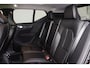 Volvo XC40 T5 Plug-in hybrid Ultimate Bright - Panorama/schuifdak - IntelliSafe Assist & Surround - Harman/Kardon audio - Parkeercamera achter - Draadloze tel. lader - Elektr. bedienb. voorstoelen met links geheugen - Parkeersensoren voor & achter - Extra getint glas - 19' LMV