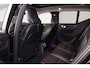 Volvo XC40 T5 Plug-in hybrid Ultimate Bright - Panorama/schuifdak - IntelliSafe Assist & Surround - Harman/Kardon audio - Parkeercamera achter - Draadloze tel. lader - Elektr. bedienb. voorstoelen met links geheugen - Parkeersensoren voor & achter - Extra getint glas - 19' LMV