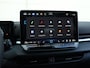 Volkswagen T-Roc R-Line First Edition 1.5 eTSI 150 PK | Headup display | Panoramadak | Trekhaak | Electrische achterklep |