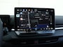 Volkswagen T-Roc R-Line First Edition 1.5 eTSI 150 PK | Headup display | Panoramadak | Trekhaak | Electrische achterklep |