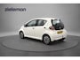Toyota Aygo 1.0 VVT-i Now 5 Deurs - Airco, Navi, Trekhaak, Nieuwe APK!