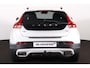 Volvo V40 Cross Country T3 Polar Plus Luxury - Panoramadak - Leder - DAB - Parkeerverwarming - Camera achter - All-Season banden - Climate Control - Cruise Control - Parkeersensoren voor & achter - Keyless Entry - Getint glas v.a. B-stijl - Harman/Kardon - Bluekens onderhouden - 18' LMV 'Metallah'