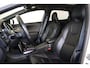 Volvo V40 Cross Country T3 Polar Plus Luxury - Panoramadak - Leder - DAB - Parkeerverwarming - Camera achter - All-Season banden - Climate Control - Cruise Control - Parkeersensoren voor & achter - Keyless Entry - Getint glas v.a. B-stijl - Harman/Kardon - Bluekens onderhouden - 18' LMV 'Metallah'
