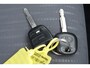 Toyota Yaris 1.3 VVTi Aspiration | Handbediende airconditioning | donkergrijs stoffen bekleding Aspiration-design | 15” wieldoppen ‘Aspiration’ | 2 extra speakers | curtain airbags | knie airbag | verwarmde buiten