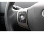 Toyota Yaris 1.3 VVTi Aspiration | Handbediende airconditioning | donkergrijs stoffen bekleding Aspiration-design | 15” wieldoppen ‘Aspiration’ | 2 extra speakers | curtain airbags | knie airbag | verwarmde buiten