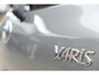 Toyota Yaris 1.3 VVTi Aspiration | Handbediende airconditioning | donkergrijs stoffen bekleding Aspiration-design | 15” wieldoppen ‘Aspiration’ | 2 extra speakers | curtain airbags | knie airbag | verwarmde buiten