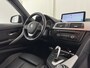 BMW 3-Serie 320i Executive Sport-Line Aut. *LEATHER | SPORTSEATS | NAVI-FULLMAP | ECC | PDC | CRUISE | CARPLAY | SHADOW-LINE | PRIVACY-GLASS | 18''ALU*