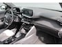 Peugeot e-2008 EV GT Pack 50 kWh | Fase 3 laden | SOH 90,94% | Panorama/schuifdak | Stoelverwarming | All season | 18 Inch | NL auto |
