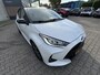 Toyota Yaris 1.5 Hybrid EXECUTIVE BI-TONE TREKHAAK 17'' LM-VELGEN STOELVERW KEYLESS LED APPLE/ANDROID AD-CRUISE CLIMA NAVI