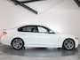 BMW 3-Serie 320i High Executive M-Sport LED, Cruise Control, Stoelverwarming, Bluetooth, Navigatie