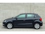 Volkswagen Polo 1.0 First Edition 5D 2014 Zwart AIRCO|CRUISE