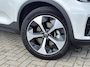 Volvo XC40 2.0 B4 Plus Dark | Trekhaak | Lichtmetalen Velgen 19 inch | All-Season banden | Harman Kardon Audio | Achteruitrijcamera | Parkeersensoren | Keyless Entry | Elektrische Achterklep | Elektrisch Verstelbare Voorstoelen | Stoelverwarming | Google Navigatie | Apple Carplay | Android Auto