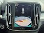 Volvo XC40 2.0 B4 Plus Dark | Trekhaak | Lichtmetalen Velgen 19 inch | All-Season banden | Harman Kardon Audio | Achteruitrijcamera | Parkeersensoren | Keyless Entry | Elektrische Achterklep | Elektrisch Verstelbare Voorstoelen | Stoelverwarming | Google Navigatie | Apple Carplay | Android Auto