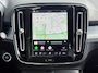 Volvo XC40 2.0 B4 Plus Dark | Trekhaak | Lichtmetalen Velgen 19 inch | All-Season banden | Harman Kardon Audio | Achteruitrijcamera | Parkeersensoren | Keyless Entry | Elektrische Achterklep | Elektrisch Verstelbare Voorstoelen | Stoelverwarming | Google Navigatie | Apple Carplay | Android Auto