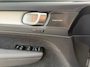 Volvo XC40 2.0 B4 Plus Dark | Trekhaak | Panoramadak | Lichtmetalen Velgen 19 inch | All-Season banden | Harman Kardon Audio | Achteruitrijcamera | Parkeersensoren | Keyless Entry | Elektrische Achterklep | Elektrisch Verstelbare Voorstoelen | Stoelverwarming | Google Navigatie | Apple Carplay | Android Auto