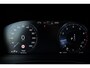 Volvo XC40 1.5 T3 Automaat R-Design | Panoramadak | Trekhaak | Lederen bekleding | 18 inch lichtmetalen velgen | Stoelverwarming voor & achter | Stuurwielverwarming | Sensus Full map navigatie | Apple CarPlay/Android Auto | Elektrisch verstelbare voorstoelen