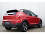 Volvo XC40 1.5 T3 Automaat R-Design | Panoramadak | Trekhaak | Lederen bekleding | 18 inch lichtmetalen velgen | Stoelverwarming voor & achter | Stuurwielverwarming | Sensus Full map navigatie | Apple CarPlay/Android Auto | Elektrisch verstelbare voorstoelen