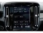 Volvo XC40 1.5 T3 Automaat R-Design | Panoramadak | Trekhaak | Lederen bekleding | 18 inch lichtmetalen velgen | Stoelverwarming voor & achter | Stuurwielverwarming | Sensus Full map navigatie | Apple CarPlay/Android Auto | Elektrisch verstelbare voorstoelen