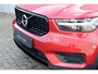 Volvo XC40 1.5 T3 Automaat R-Design | Panoramadak | Trekhaak | Lederen bekleding | 18 inch lichtmetalen velgen | Stoelverwarming voor & achter | Stuurwielverwarming | Sensus Full map navigatie | Apple CarPlay/Android Auto | Elektrisch verstelbare voorstoelen