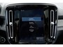 Volvo XC40 1.5 T3 Automaat R-Design | Panoramadak | Trekhaak | Lederen bekleding | 18 inch lichtmetalen velgen | Stoelverwarming voor & achter | Stuurwielverwarming | Sensus Full map navigatie | Apple CarPlay/Android Auto | Elektrisch verstelbare voorstoelen